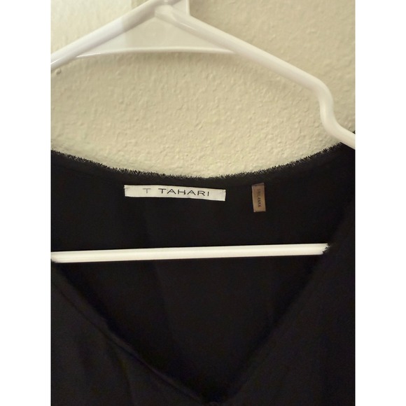 T Tahari Black Sleeveless Zip Front Sheer Hem Top Women's M - Picture 2 of 4